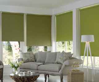 Roller blinds with battery for narrow windows